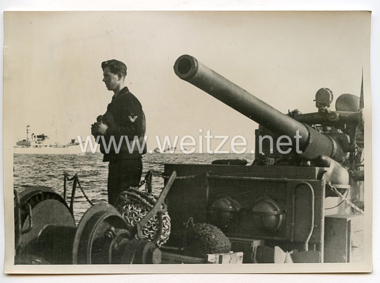 Kriegsmarine Pressefoto, Minensuchboote fahren Geleitsicherung 15.9.1944