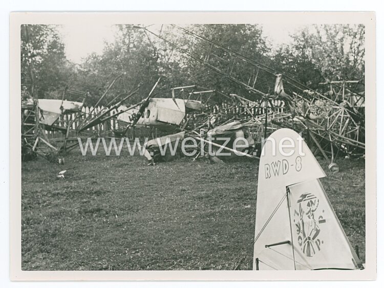 Pressefoto, Flüchtlingstypen aus der Gegend von Radom-Kielce bei der Vorbeifahrt von Adolf Hitler an die Front 1939
