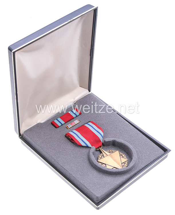 USA - Air Force Combat Readiness Medal in Case with Lapel Pin and Ribbon Bar   