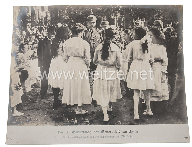 Deutsches Kaiserreich Pressefoto: Der 70. Geburtstag des Generalfeldmarschalls, der Geburtstagsstrauß von den Schülerinnen der Oberklassen