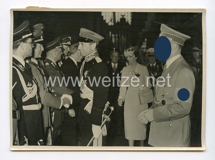 III. Reich Pressefoto. Herzlicher Abschied des jugoslawischen Prinzregentenpaares vom Lehrter Bahnhof. 5.6.1939.