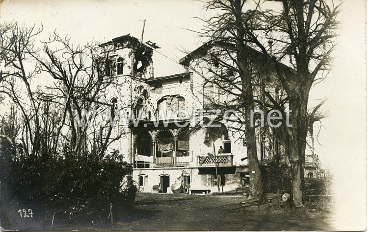 Fotos Erster Weltkrieg, Zerstörtes Schloss bei Ypern