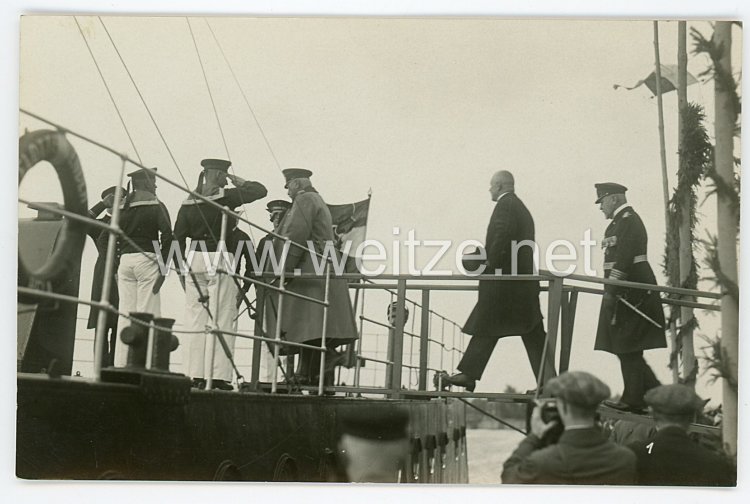 Weimarer Republik Foto, Reichspräsident Hindenburg besucht ein Kriegsschiff