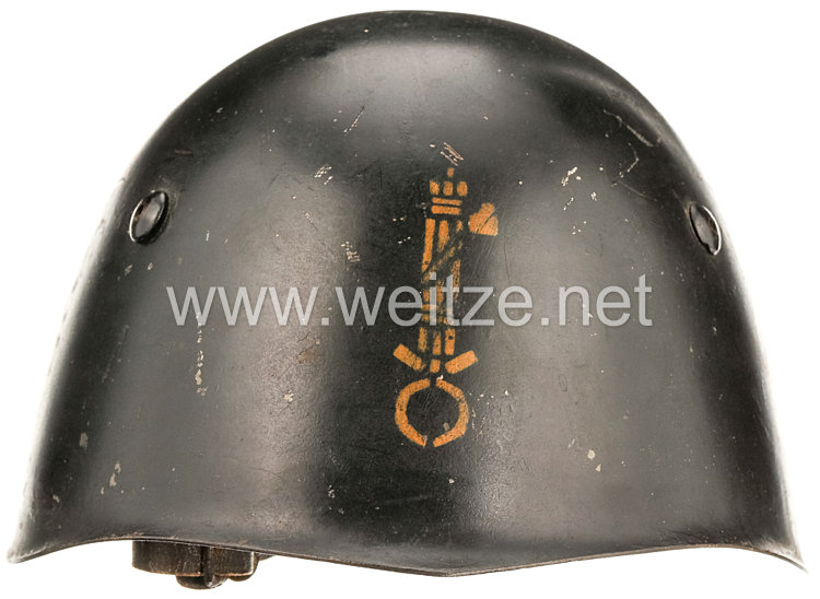 Italien 2. Weltkrieg Stahlhelm M 33 der faschistischen Miliz "MVSN" Bild 2