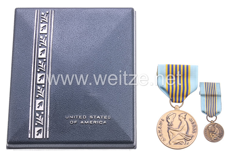 USA - Air Force Airmans Medal in Case with Miniature, Lapel Pin and Ribbon Bar  Bild 2
