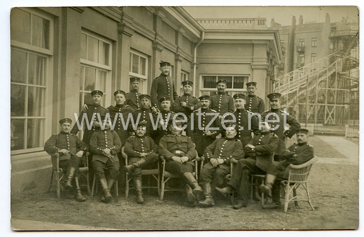 Preußen  Fotopostkarte Gruppe Soldaten mit Unteroffizier