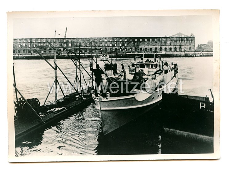 Kriegsmarine Pressefoto, Minensuchboot im Hafen 19.9.1940