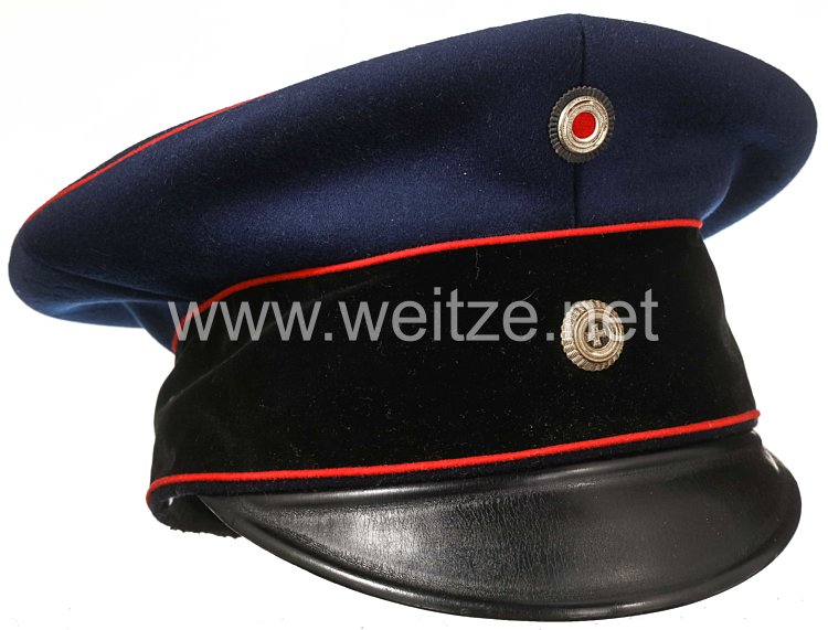Preußen Schirmmütze für einen Reserve- bzw. Landwehr Offizier in einem Landwehr-Artillerie-Regiment