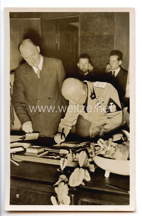 III. Reich - Propaganda-Postkarte - " Adolf Hitler und das Sudetenland - Regierungschef Mussolini unterschreibt das Abkommen von München "