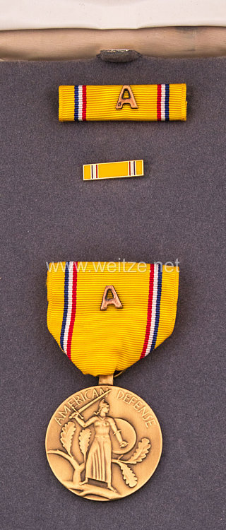 USA - Americain Defense Service Medal in Case with Lapel Pin and Ribbon Bar  Bild 2