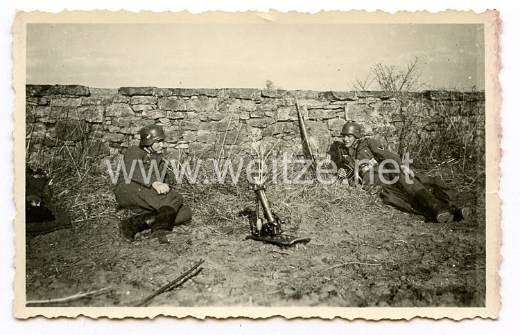 Wehrmacht Foto, Soldaten mit einen Mörser