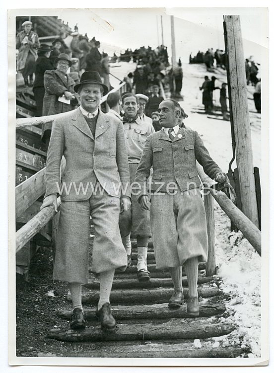 III.Reich Pressefoto, Olympia-Kenrmannschaft sprang auf der kleinen Olympiaschanze in Garmisch_Partenkirchen