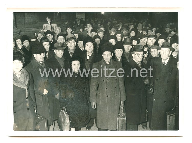 3. Reich Pressefoto: Die Bukarester Philharmoniker in Berlin eingetroffen 8.1.1941
