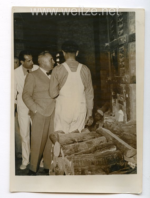 III. Reich Pressefoto. 33891 Dr. Ley mit Griechischen Arbeitern 6.5.1938