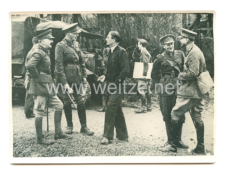 3. Reich Pressefoto: Ministerpräsident Chamberlain besucht seine Soldaten