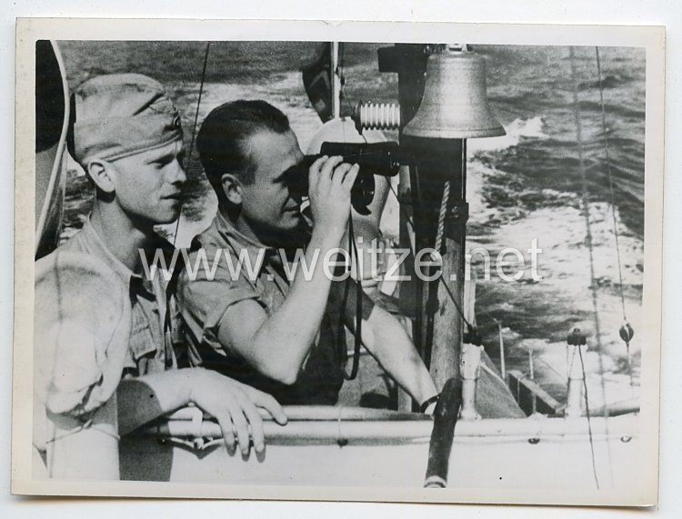 Kriegsmarine Pressefoto: Matrosen am Ausguck