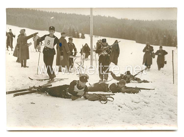 SS-Verfügungstruppe Pressefoto, SS-Männer beim Kleinkaliberschießen während des 18 Km-Patrouillenlaufs 20.2.1938