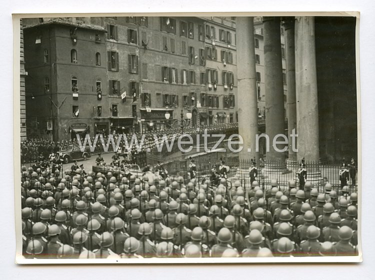 III. Reich Pressefoto. Die feierliche Königs und Heldenehrung in Rom. 4.5.1938.
