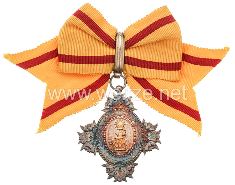 Japan, Order of the Holy Crown 8th grade for women 
