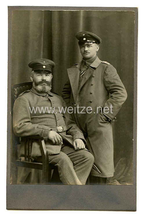 Deutsches Reich 1. Weltkrieg Kabinettfoto eines Offiziers und eines Unteroffiziers in einem Infanterie-Regiment