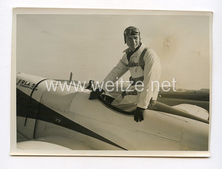 III. Reich Pressefoto. Mit dem Erla-Kleinstflugzeug über drei Erdteile. 31.3.1939.