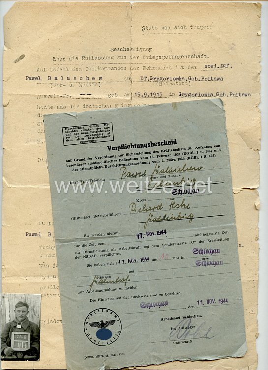 III. Reich - Dokumentenpaar für einen aus der deutschen Kriegsgefangenschaft entlassenen Sowjetrussen, der sich danach im Sondereinsatz " O " der Kreisleitung der NSDAP verpflichtete
