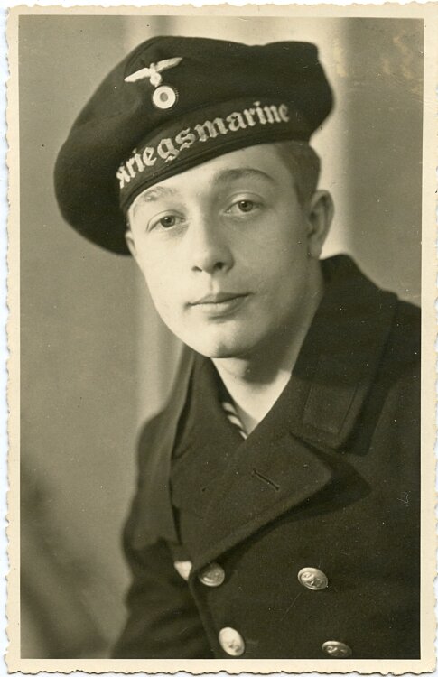 Portraitfoto eines Angehörigen der Kriegsmarine