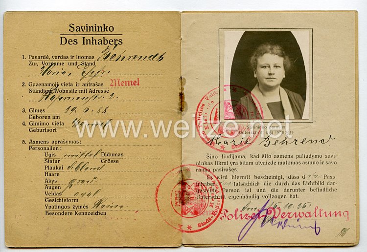 Weimarer Republik - Memelgebiet Personalausweis Stadt der " Memel " für eine Frau des Jahrgangs 1888 Bild 2