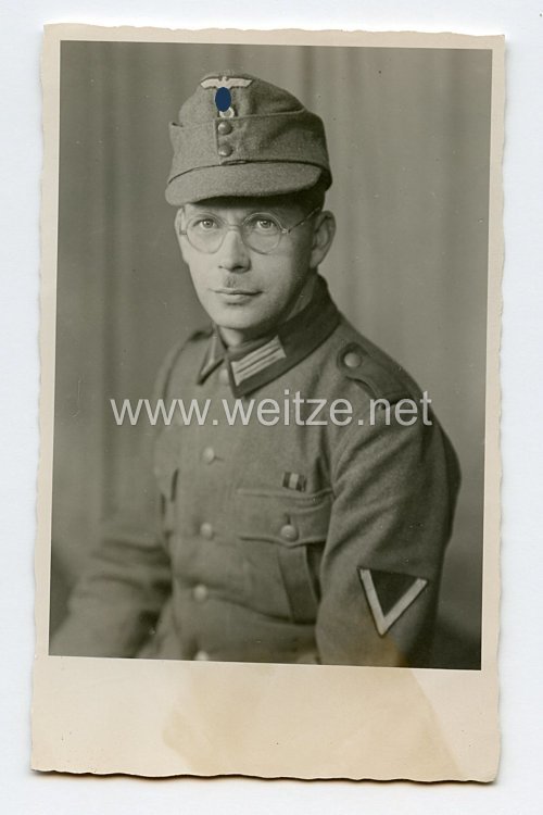 Wehrmacht Heer Portraitfoto, Gefreiter mit Einheitsfeldmütze