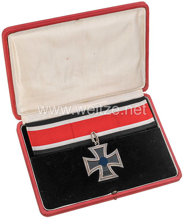 Ritterkreuz des Eisernen Kreuz 1939 im großen roten Präsentationsetui