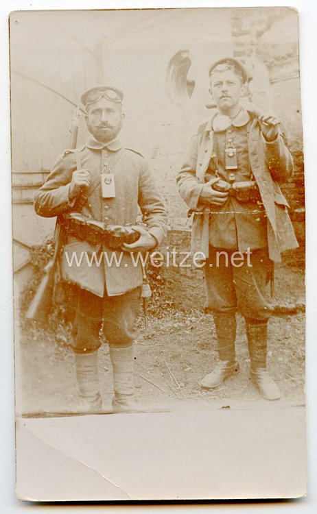 1. Weltkrieg Foto, Soldaten mit Taschenlampe 