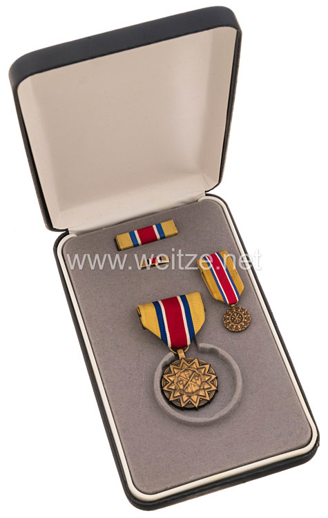 USA Army Reserve Achievement Medal in Case with Miniature, Lapel Pin and Ribbon Bar