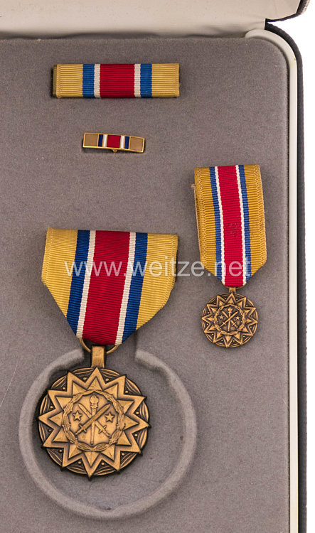 USA Army Reserve Achievement Medal in Case with Miniature, Lapel Pin and Ribbon Bar Bild 2