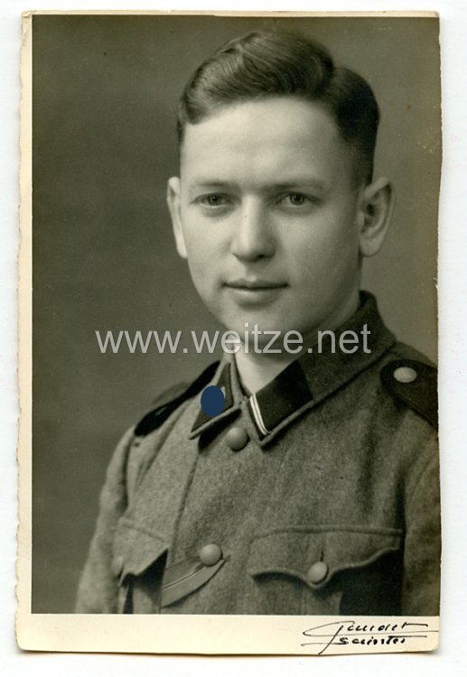 Waffen-SS Portraitfoto, SS-Sturmmann in der SS-Division "Totenkopf"