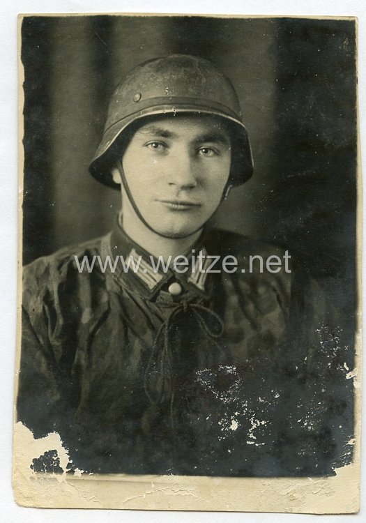 Wehrmacht Foto, Soldat mit SS-Wendetarnhemd