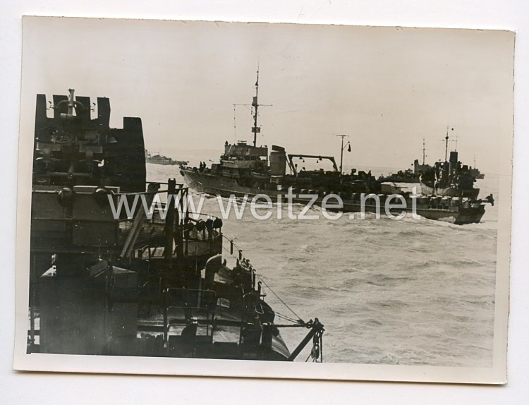 Kriegsmarine Pressefoto: Hochbetrieb bei den Minensuchern 23.8.1944