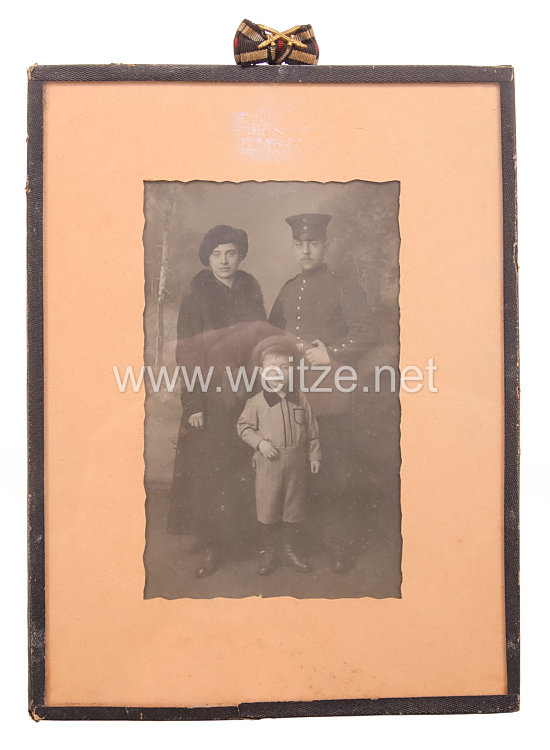Preußen 1. Weltkrieg Gerahmte Fotografie eines Soldaten mit seiner Familie