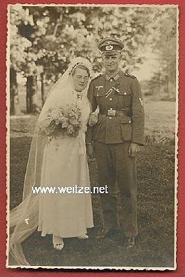 Hochzeitsfoto eines Angehörigen des Heeres