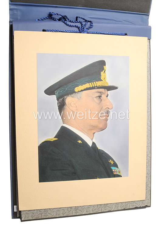 Italien Luftwaffe Fotoalbum, Besichtigung des Kommandanten der 2. Regione Aerea Gen. S.A. Bucchi Mario auf dem Flughafen für Versuchsflugzeuge in Pratica di Mare am 23.7.1965 Bild 2