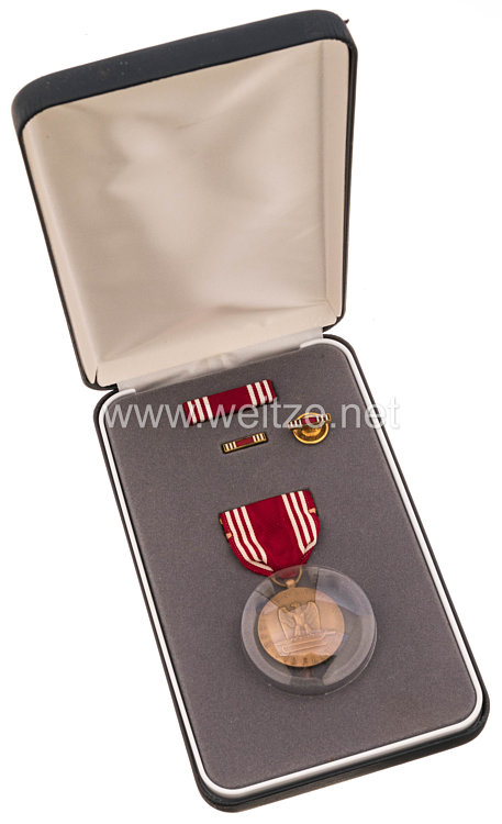 USA - Good Conduct Medal in Case with Miniature, Lapel Pin and Ribbon Bar 