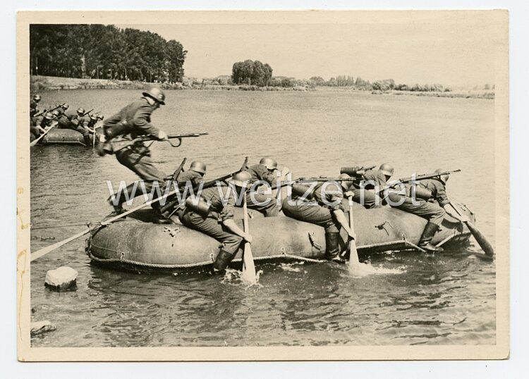 Waffen-SS - Propaganda-Postkarte - " Unsere Waffen-SS " - Mit Floßsäcken über den Fluß