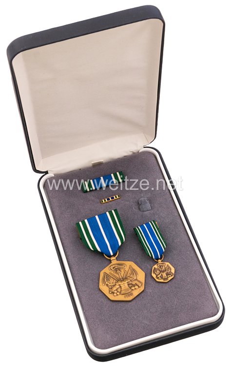 USA - Military Achievement Medal in Case with Minaiture, Lapel Pin and Ribbon Bar