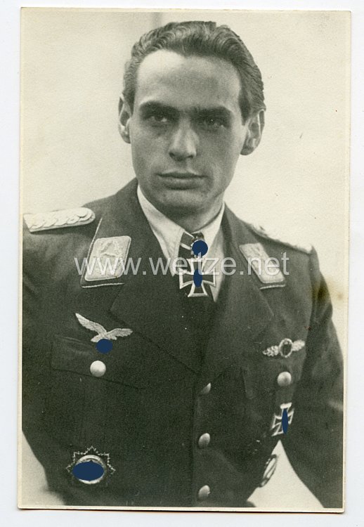 Luftwaffe Portraitfoto, Major mit Eichenlaub zum Ritterkreuz und Deutschen Kreuz in Gold