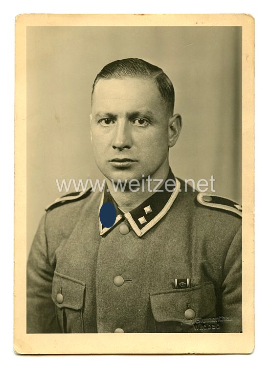 Waffen-SS Portraitfoto, SS-Oberscharführer mit Bandspange NSDAP Dienstauszeichnung