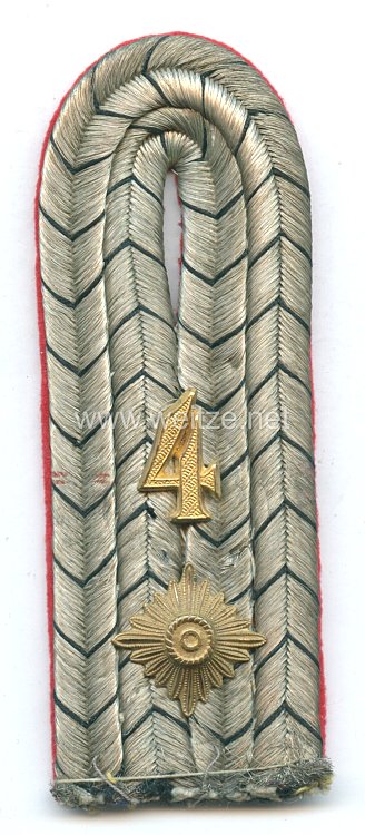 Preußen Einzel Schulterstück für einen Oberleutnant im Magdeburgischen Jäger-Bataillon Nr. 4
