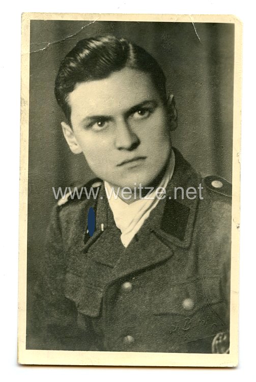 Waffen-SS Portraitfoto, SS-Mann und Anwärter mit Allgemeinen-Sturmabzeichen