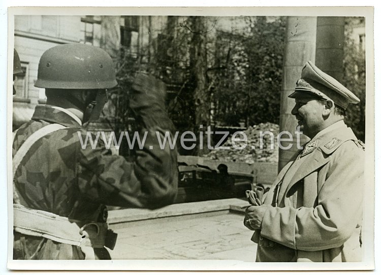 Luftwaffe Pressefoto: Besonders verdiente Fallschirmjäger von Monte Cassino beim Reichsmarschall 3.5.1944