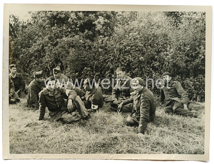 Wehrmacht Pressefoto: französische gefangene bei La Jaille (Frankreich)