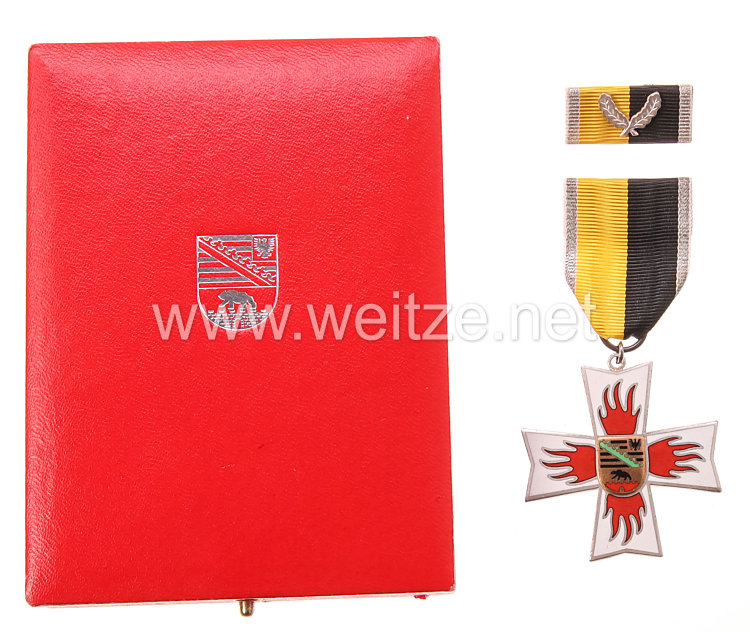 Bundesrepublik Deutschland ( BRD ) - Sachsen-Anhalt Silbernes Brandschutz-Ehrenzeichen Bild 2